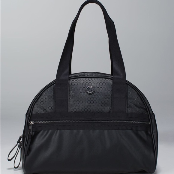 lululemon athletica Handbags - Lululemon black Flow to Om bag